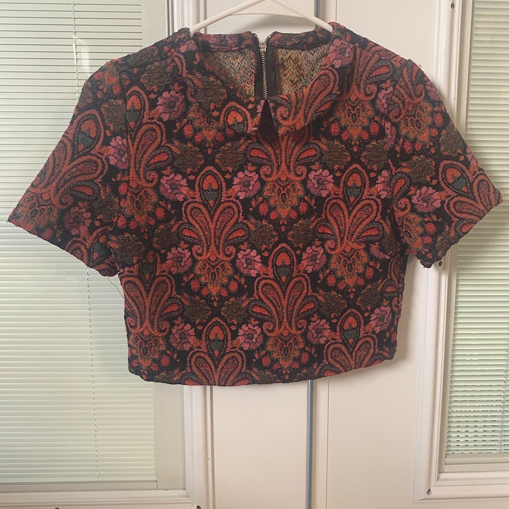 Collared Crop Top - Size SX/ S